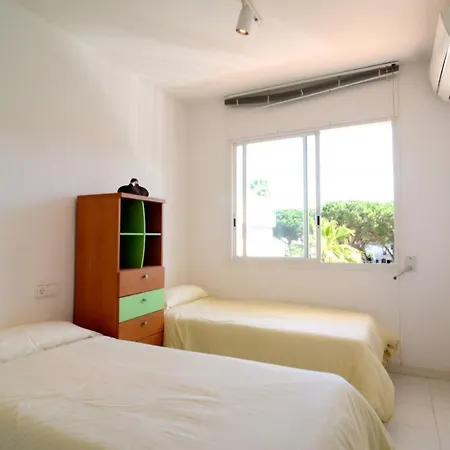Club P 303 Star Apartment